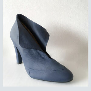 BOTINES CON SOLAPA AZUL MATE Y VISTA AZUL