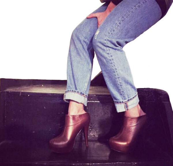 Zapatos elegantes tipo mules de cuero con tacón delgado y plataforma para mujer